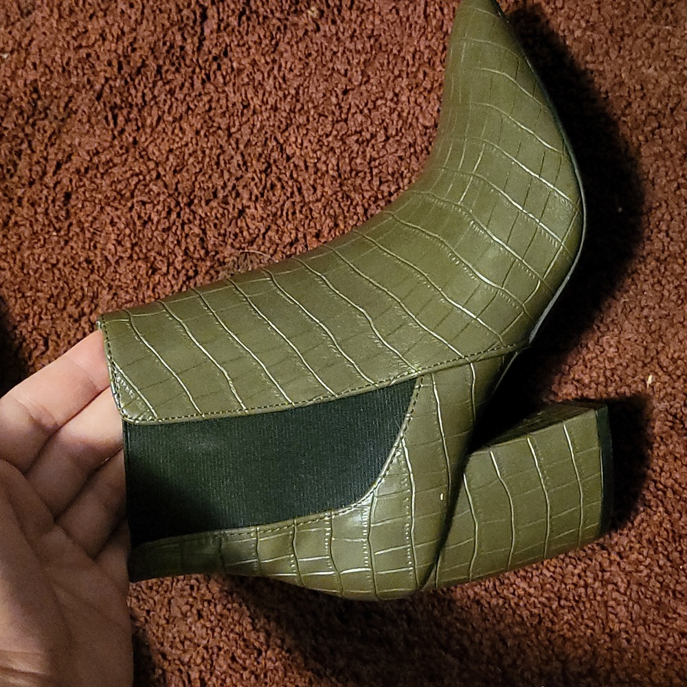 Women's Olive Croc-Embossed Block Heel Ankle Boot